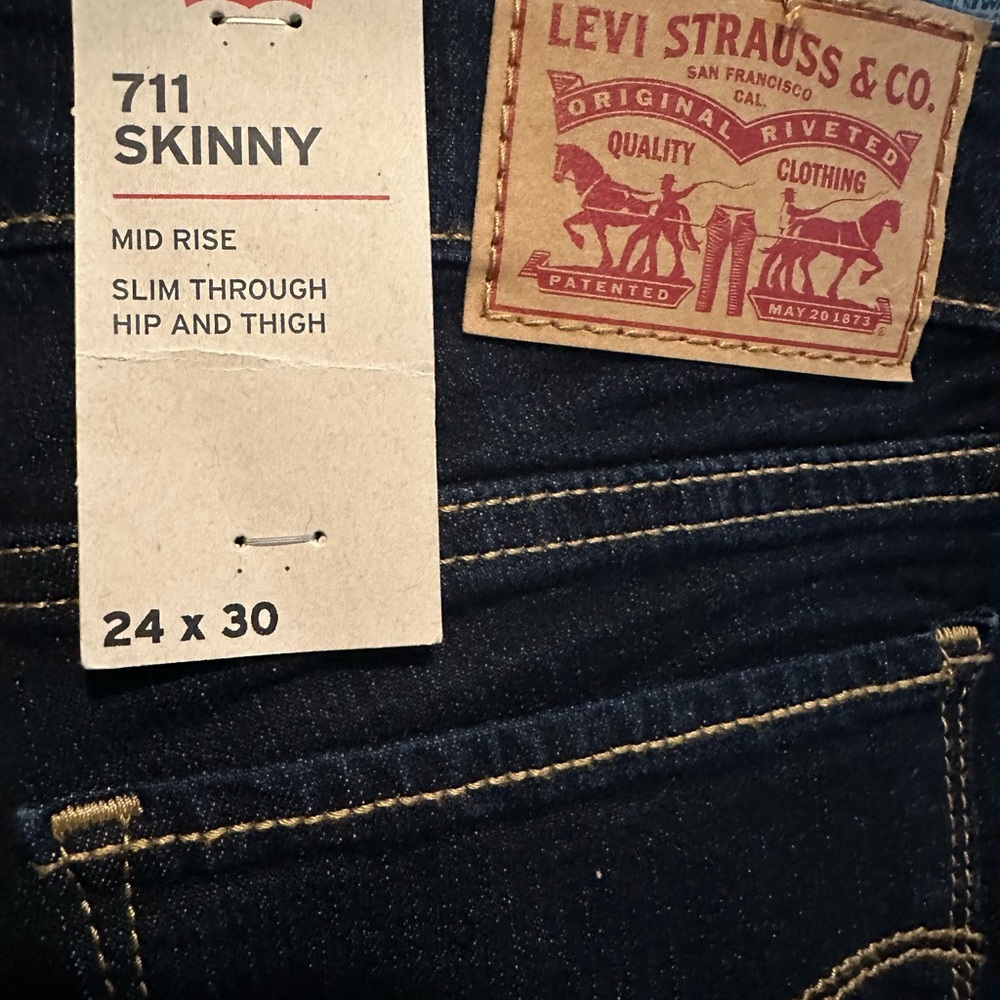 New Levi's Women's 711 Skinny Mid Rise Ankle Jeans 24 x 30 - Picture 2 of 8